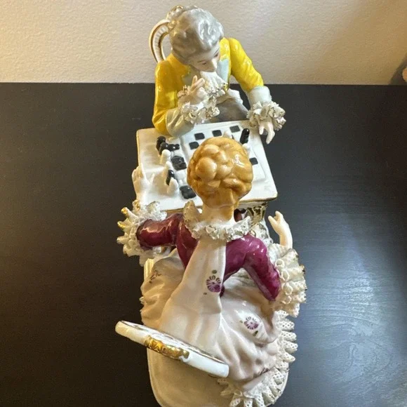 Vintage porcelain‎ lace decor  statue playing chess - Picture 5 of 13